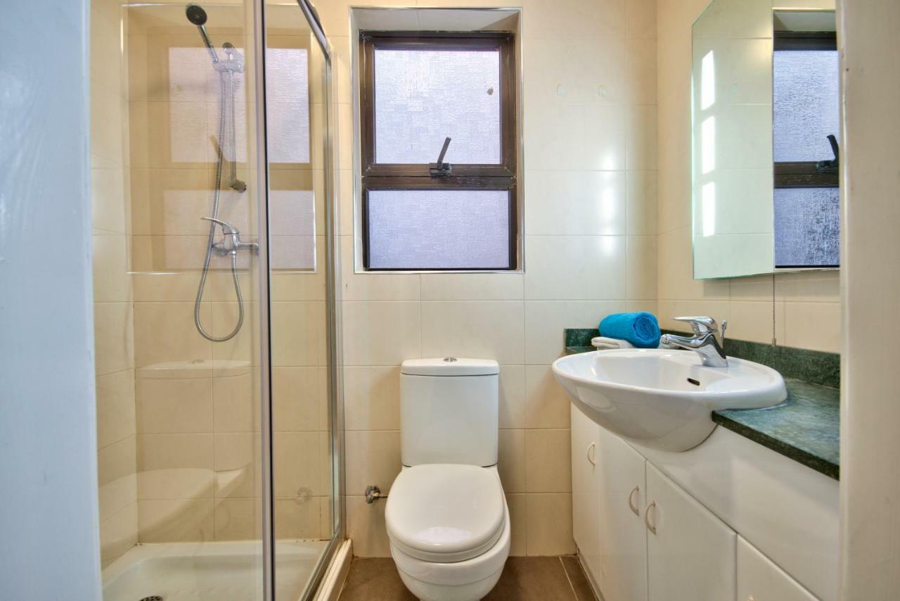 Spinola Court - Stunning Seaview & Penthouse On Spinola Bay By Shortletsmalta