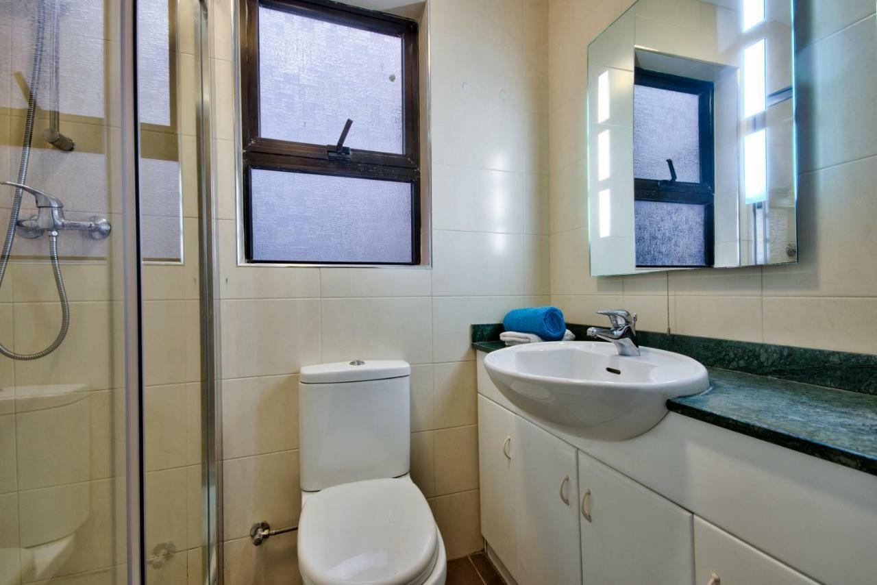 Spinola Court - Stunning Seaview & Penthouse On Spinola Bay By Shortletsmalta