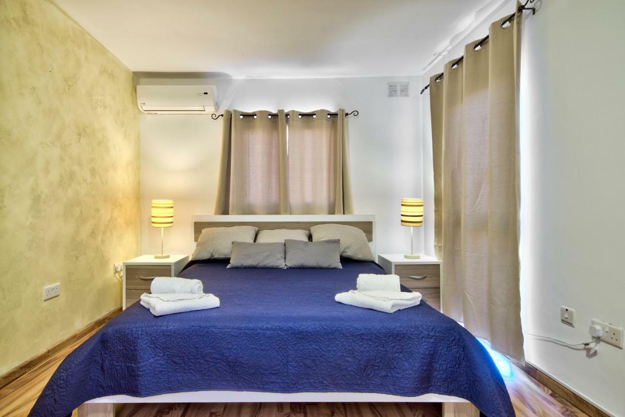 Spinola Court - Stunning Seaview & Penthouse On Spinola Bay By Shortletsmalta *